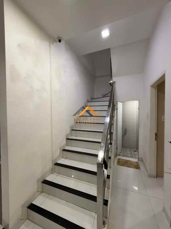 dijual rumah komplek evergreen jl amal