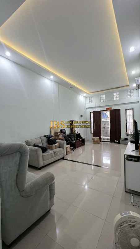 dijual rumah komplek karya bakti