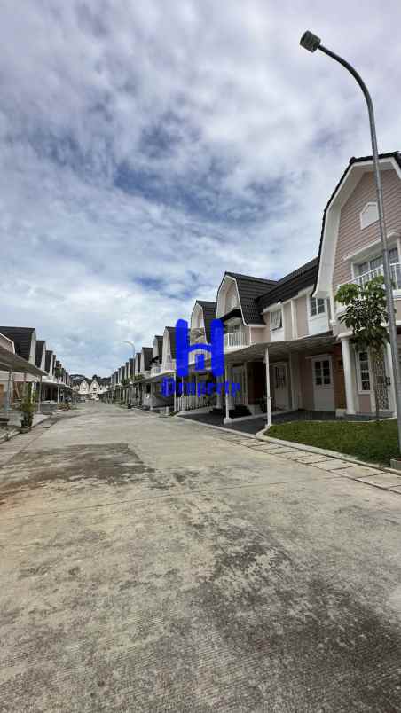 dijual rumah komplek medan resort city