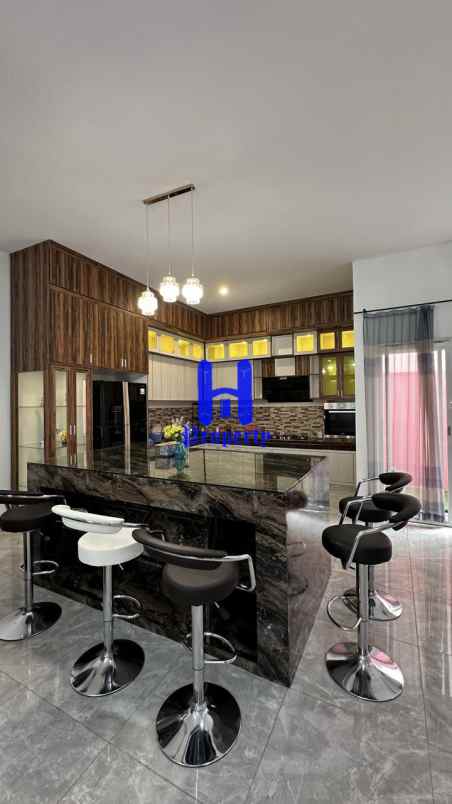 dijual rumah komplek medan resort city