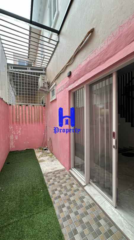 dijual rumah komplek medan resort city