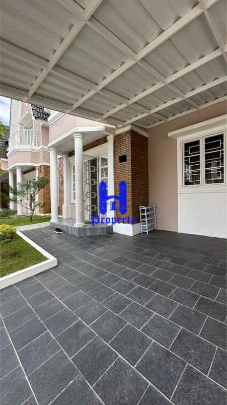 dijual rumah komplek medan resort city