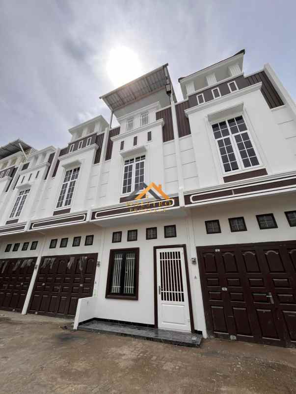 dijual rumah komplek mentari starlight