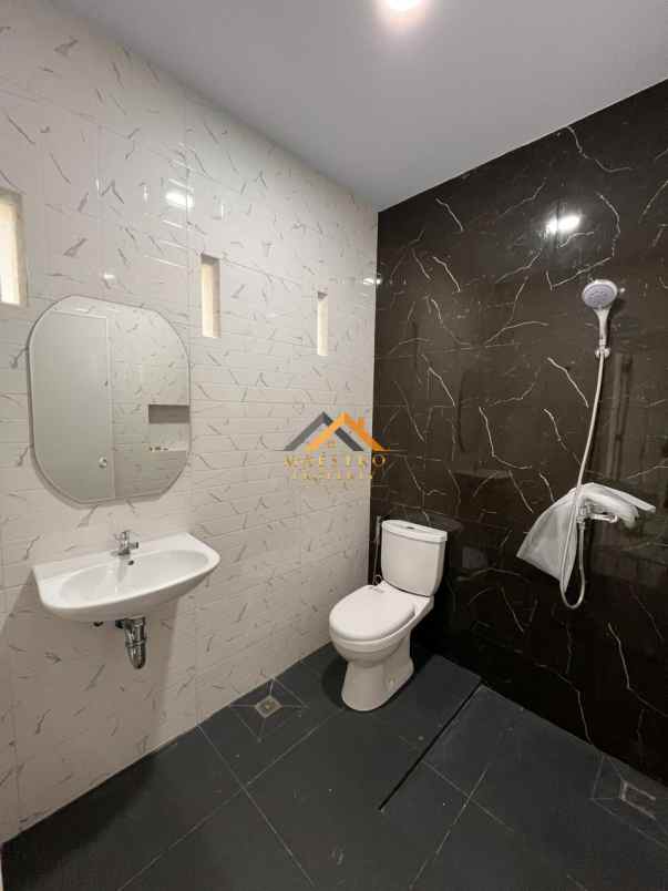 dijual rumah komplek mentari starlight