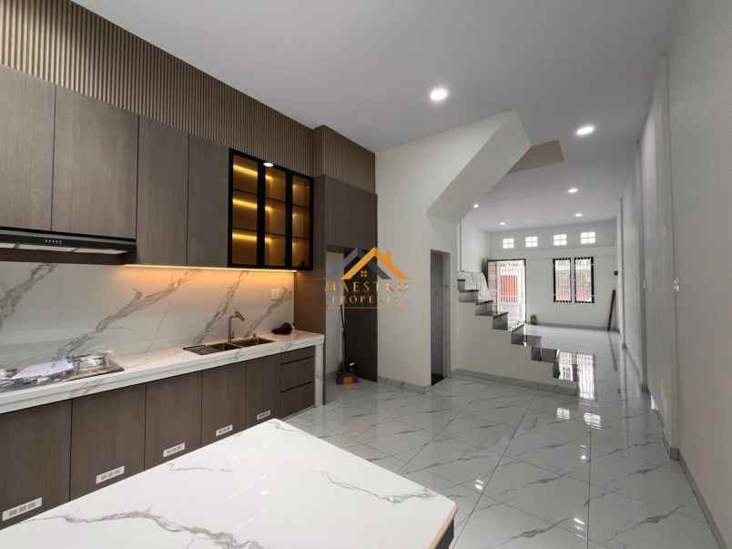 dijual rumah komplek mentari starlight