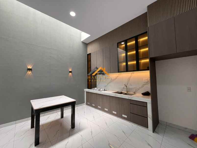 dijual rumah komplek mentari starlight