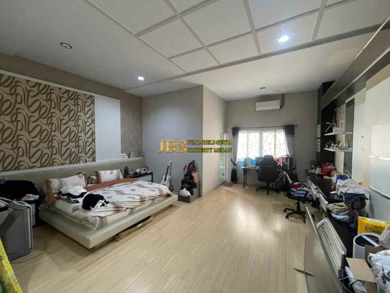 dijual rumah komplek mutiara residence