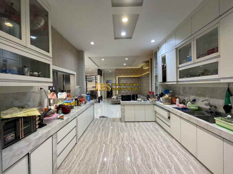 dijual rumah komplek mutiara residence