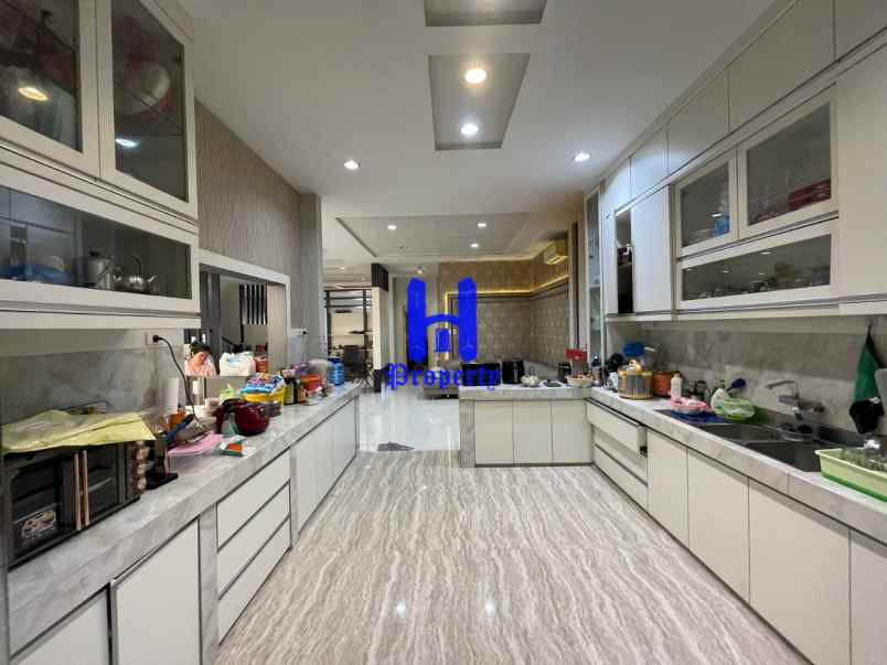 dijual rumah komplek mutiara residence