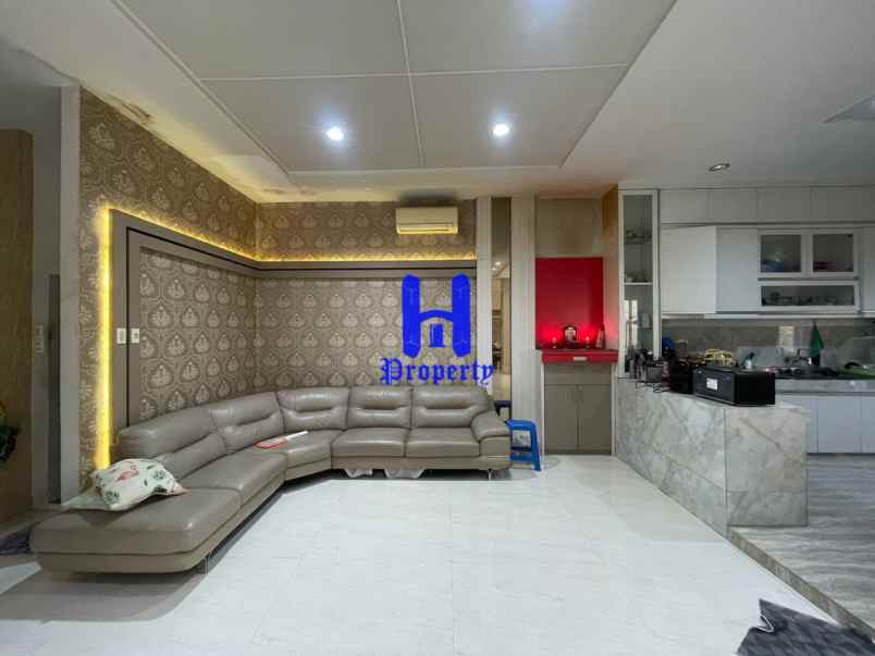 dijual rumah komplek mutiara residence