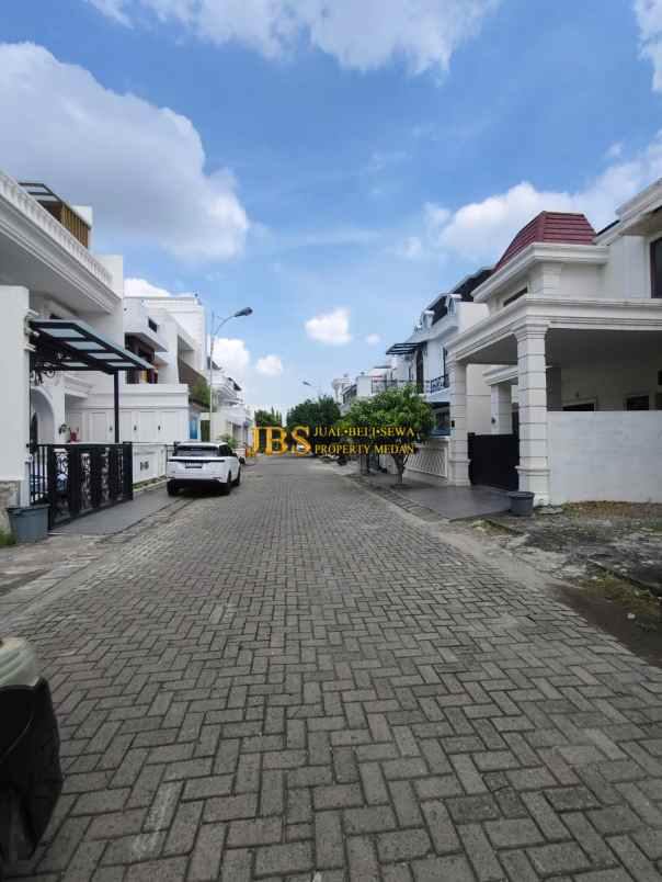 dijual rumah komplek mutiara residence