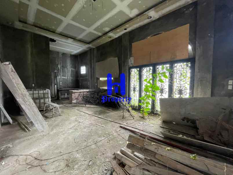 dijual rumah komplek royal sumatera