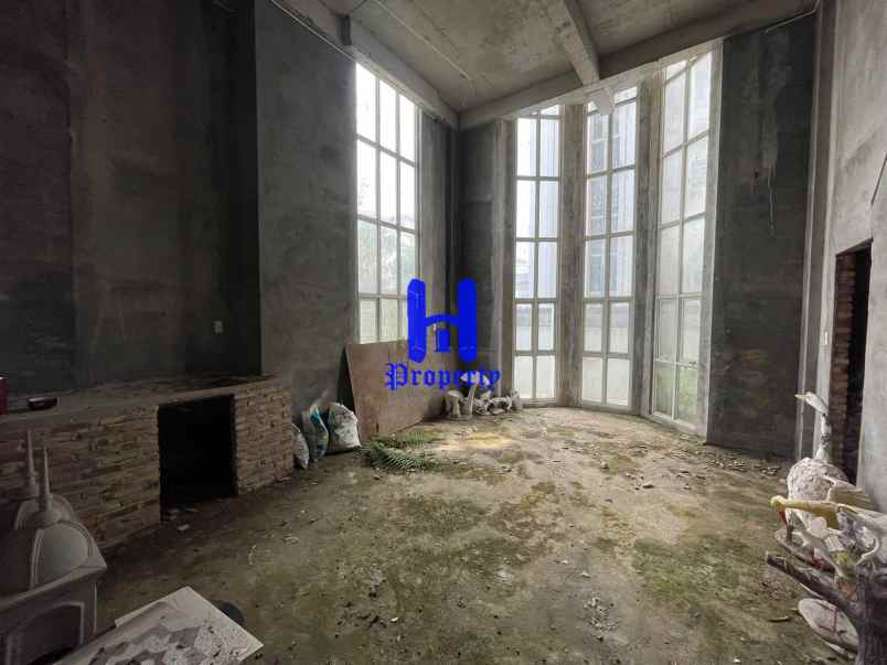 dijual rumah komplek royal sumatera