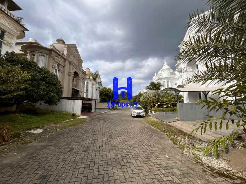 dijual rumah komplek royal sumatera