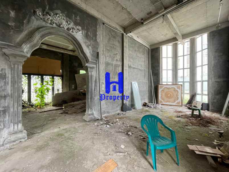 dijual rumah komplek royal sumatera