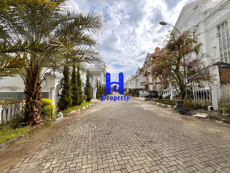 dijual rumah komplek royal sumatera