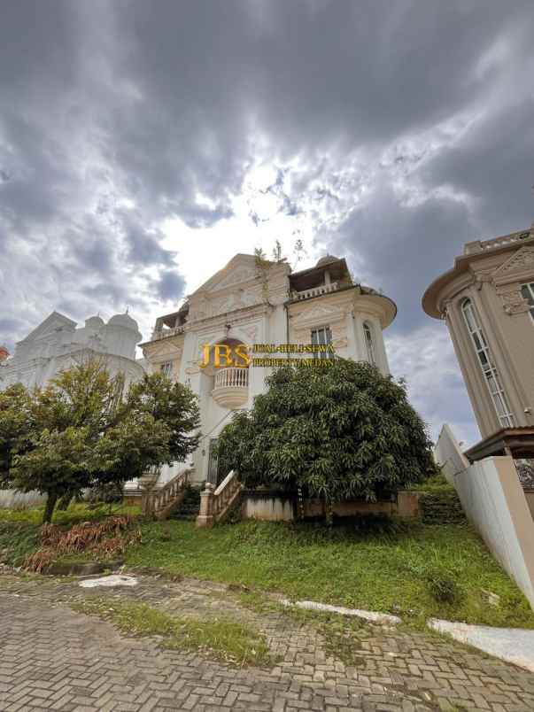 dijual rumah komplek royal sumatera