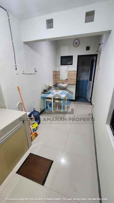 dijual rumah komplek sariwangi
