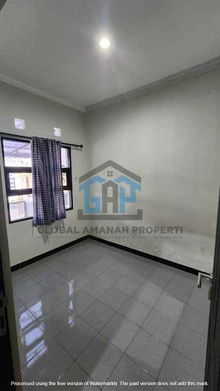 dijual rumah komplek sariwangi