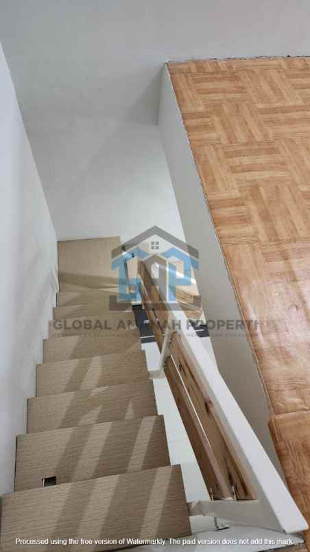 dijual rumah komplek sariwangi