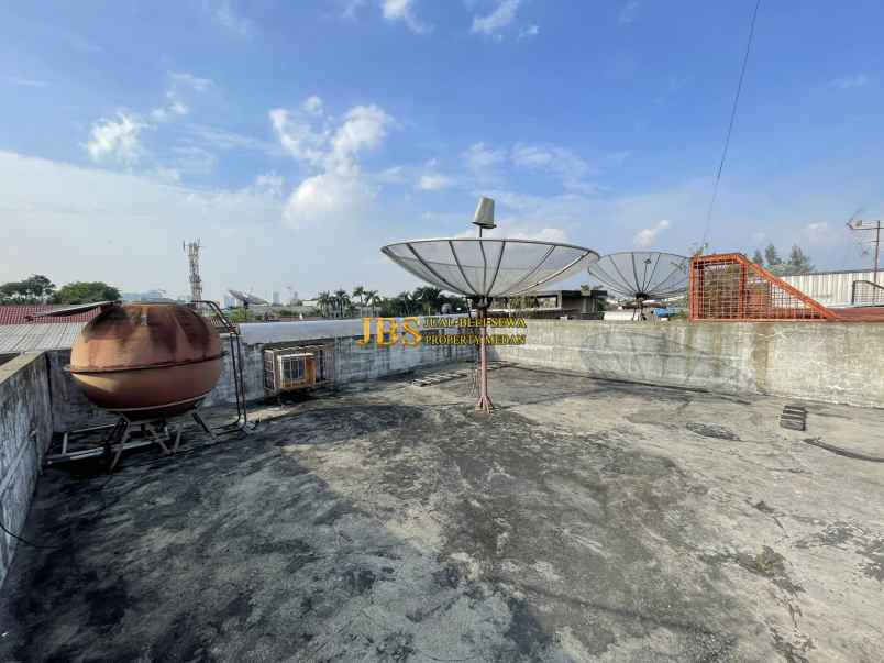 dijual rumah komplek villa polonia