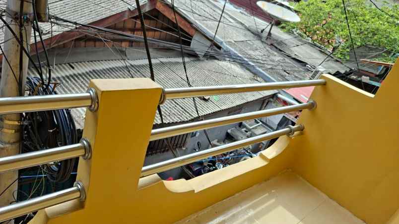 dijual rumah kos 11 kamar tidur sebrang roxy square