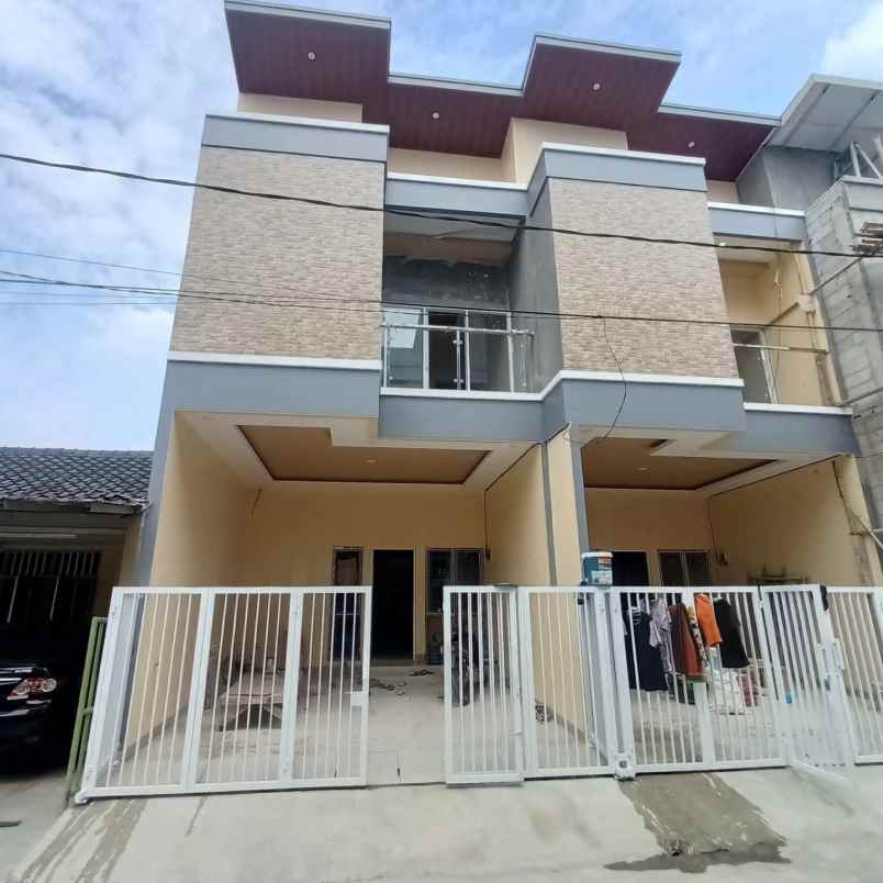 dijual rumah kota harapan indah bekasi
