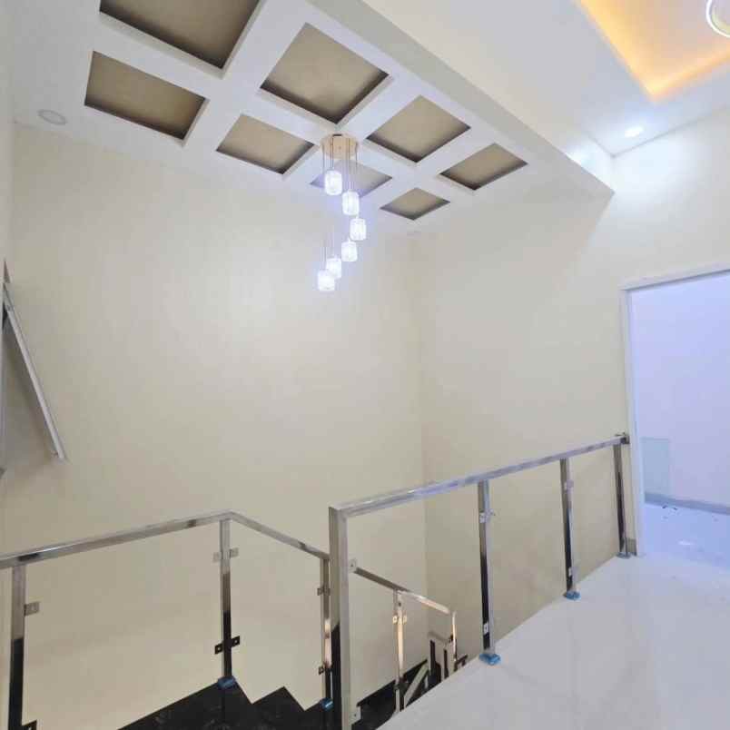 dijual rumah kota harapan indah bekasi