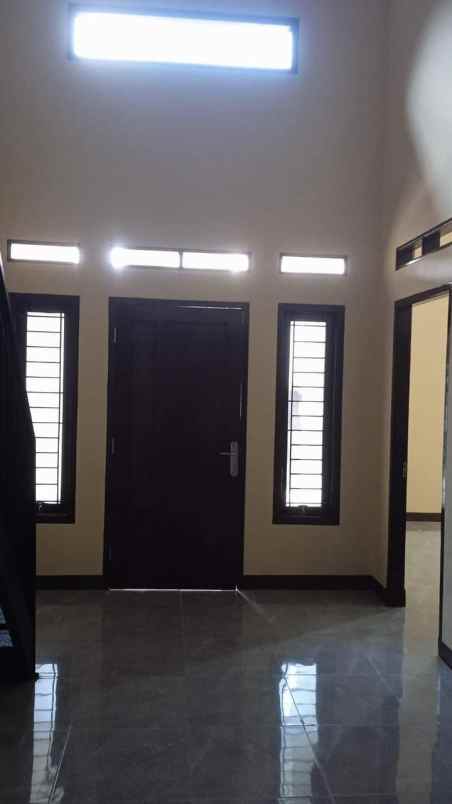 dijual rumah kota harapan indah bekasi