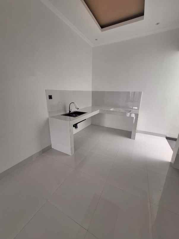 dijual rumah kota harapan indah bekasi