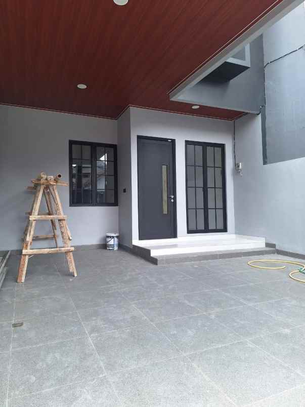 dijual rumah kota harapan indah bekasi
