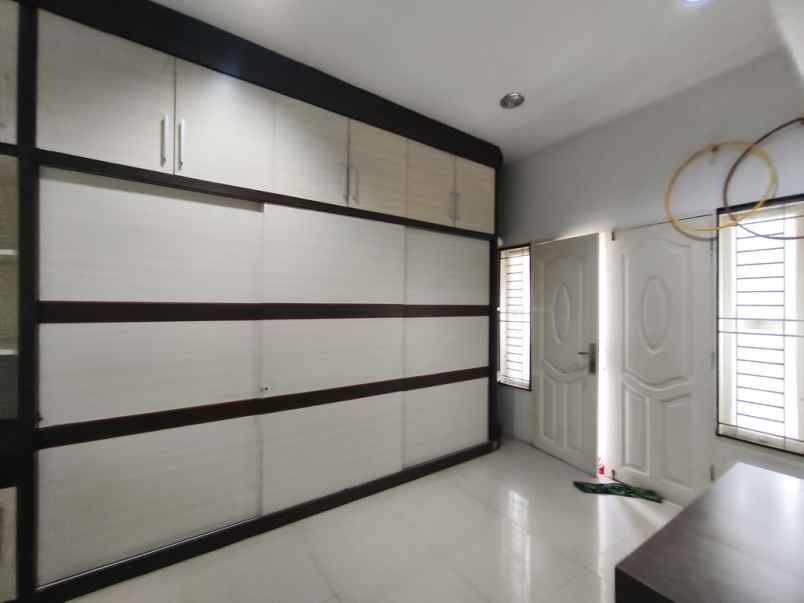 dijual rumah krakatau point jalan