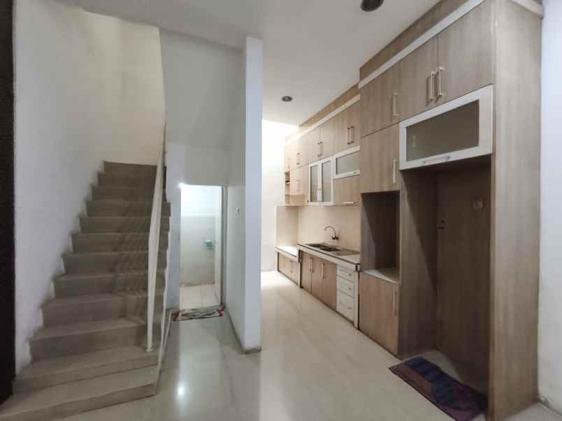 dijual rumah krakatau point jalan