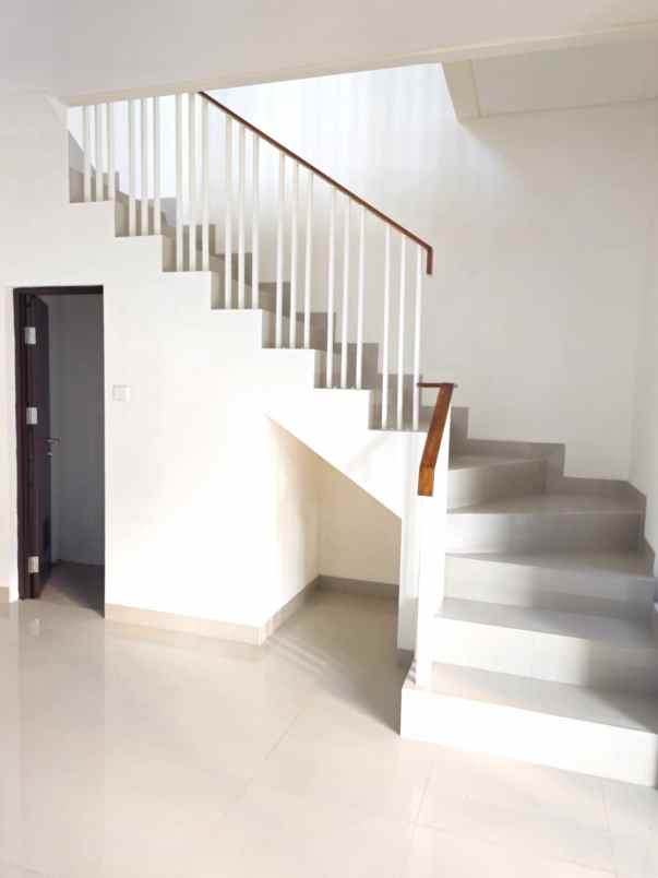 dijual rumah la seine jgc jakarta