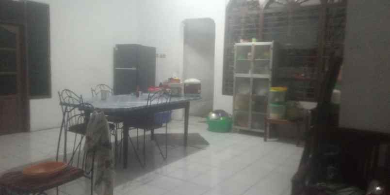 dijual rumah lama di galur johar baru jakarta pusat