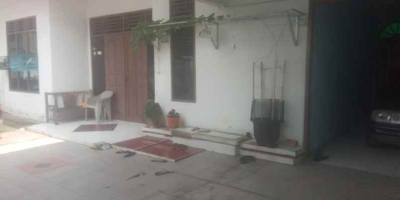 dijual rumah lama di galur johar baru jakarta pusat