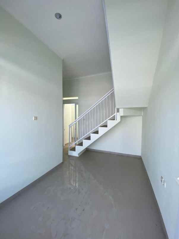 dijual rumah lantai 2 cileunyi bandung timur