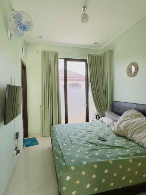 dijual rumah lavon swan city cluster