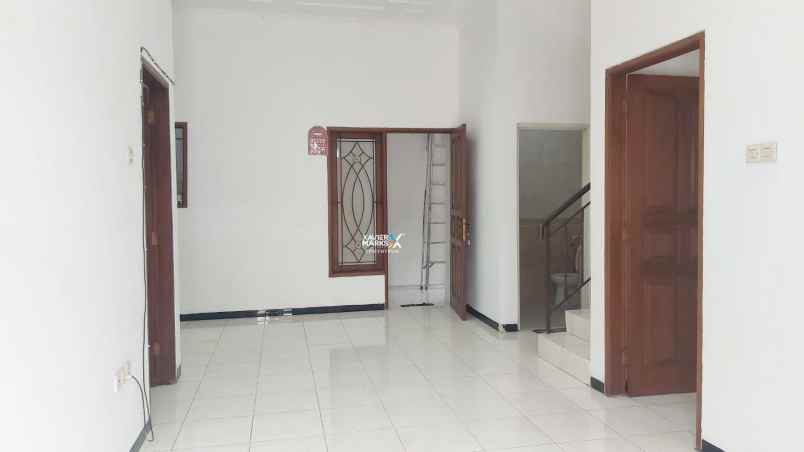 dijual rumah lebak indah regency