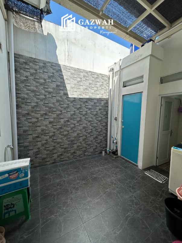 dijual rumah lokasi strategis cocok untuk keluarga