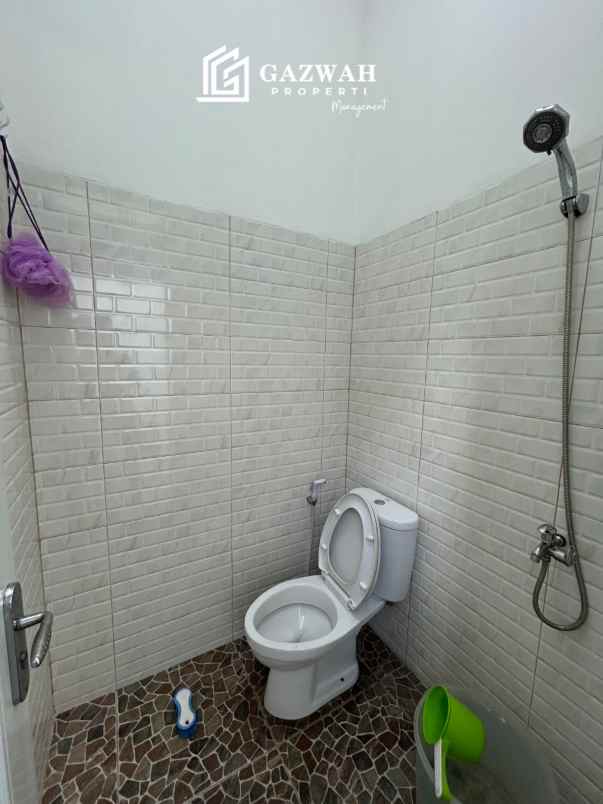 dijual rumah lokasi strategis cocok untuk keluarga