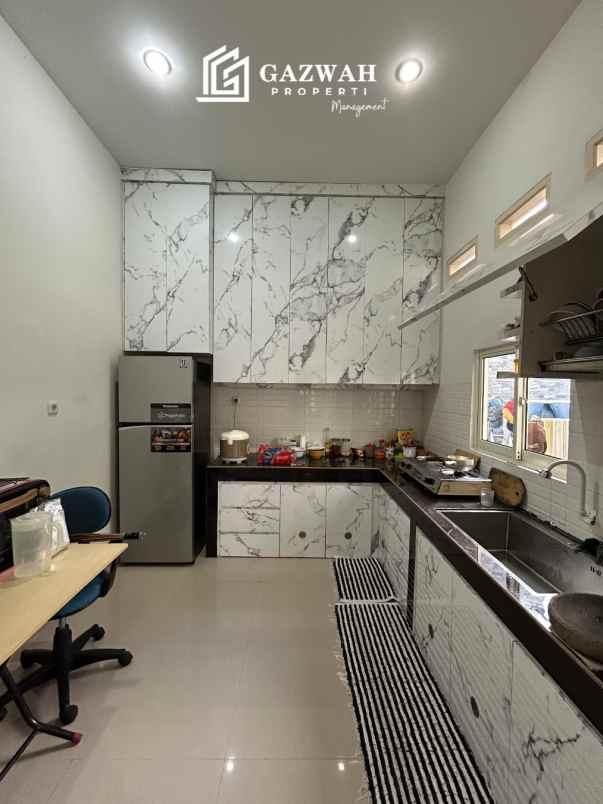 dijual rumah lokasi strategis cocok untuk keluarga