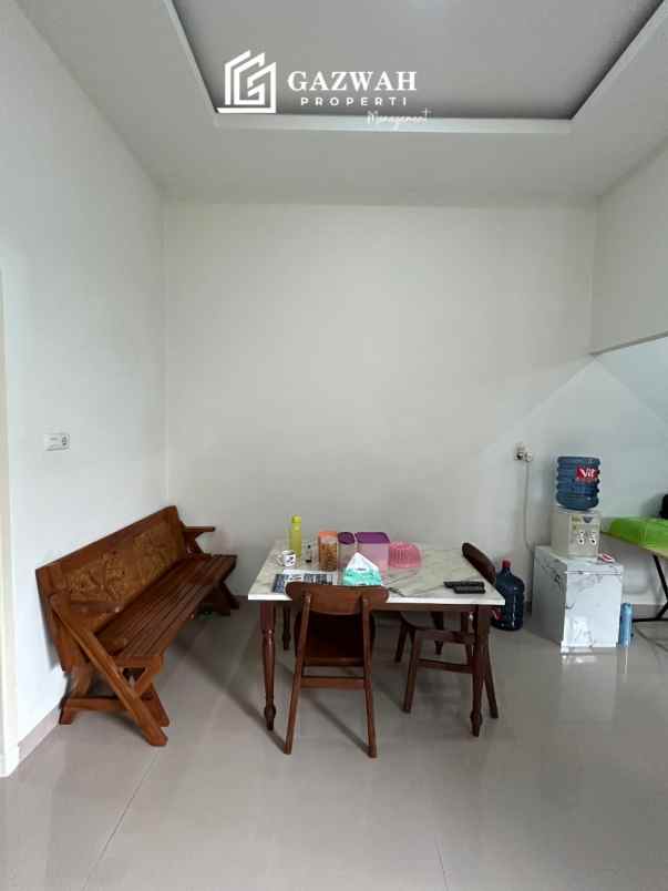 dijual rumah lokasi strategis cocok untuk keluarga