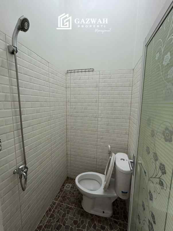 dijual rumah lokasi strategis cocok untuk keluarga