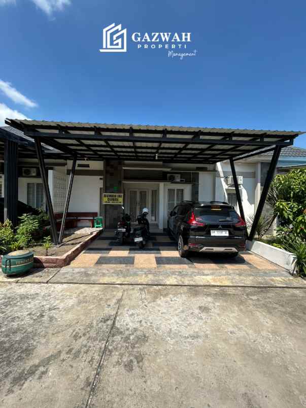 dijual rumah lokasi strategis cocok untuk keluarga