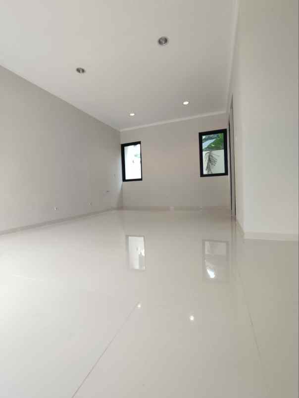 dijual rumah lokasi strategis free