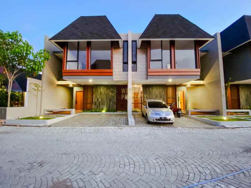 dijual rumah maguwoharjo depok sleman