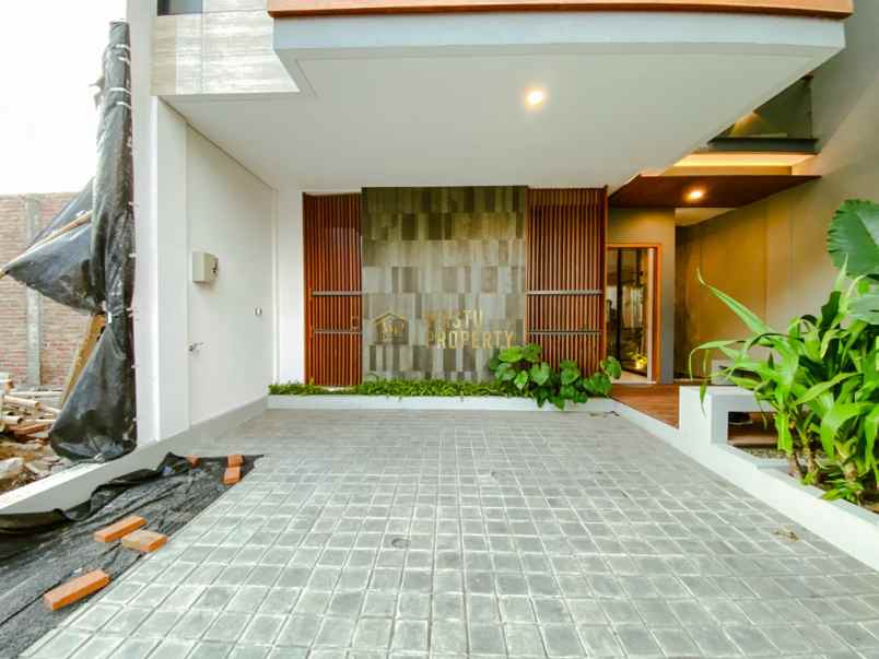 dijual rumah maguwoharjo depok sleman