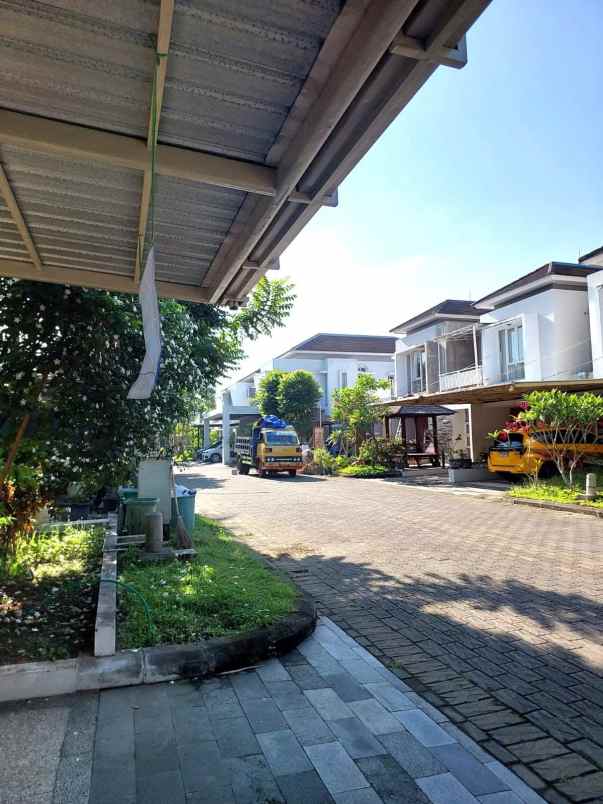 dijual rumah maguwoharjo depok sleman