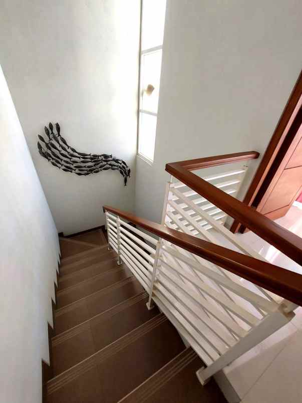 dijual rumah maguwoharjo depok sleman